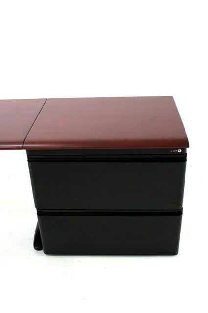 Galería de Estación de trabajo en "U" Cubiertas termoformadas y Bases Metálicas  Línea Cassel