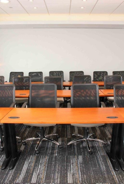 Galería de Mesas modulares multi-configuración Línea Cassel